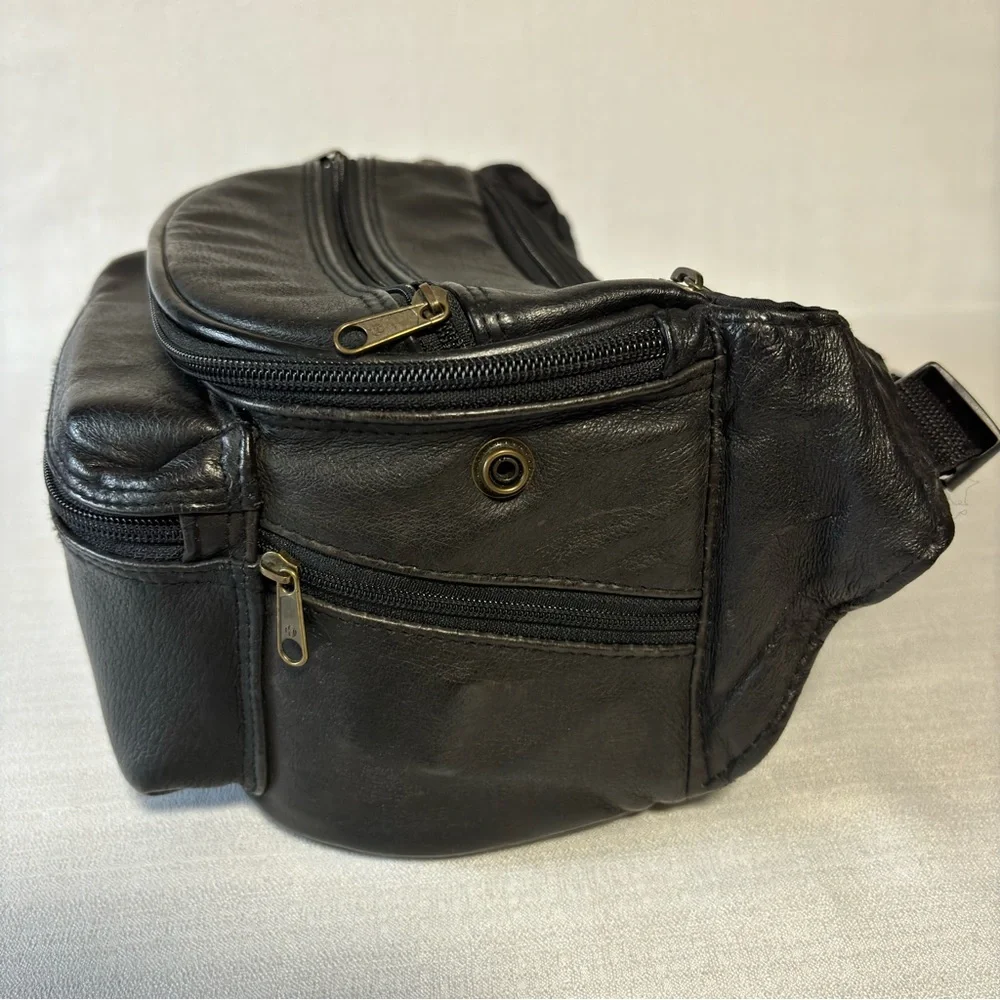 Hi-Pro camera bag adjustable shoulder bag or belt bag Nice 2 compartments